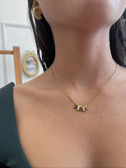 COLLAR MINIMALISTA DE BARRAS MY26AK010