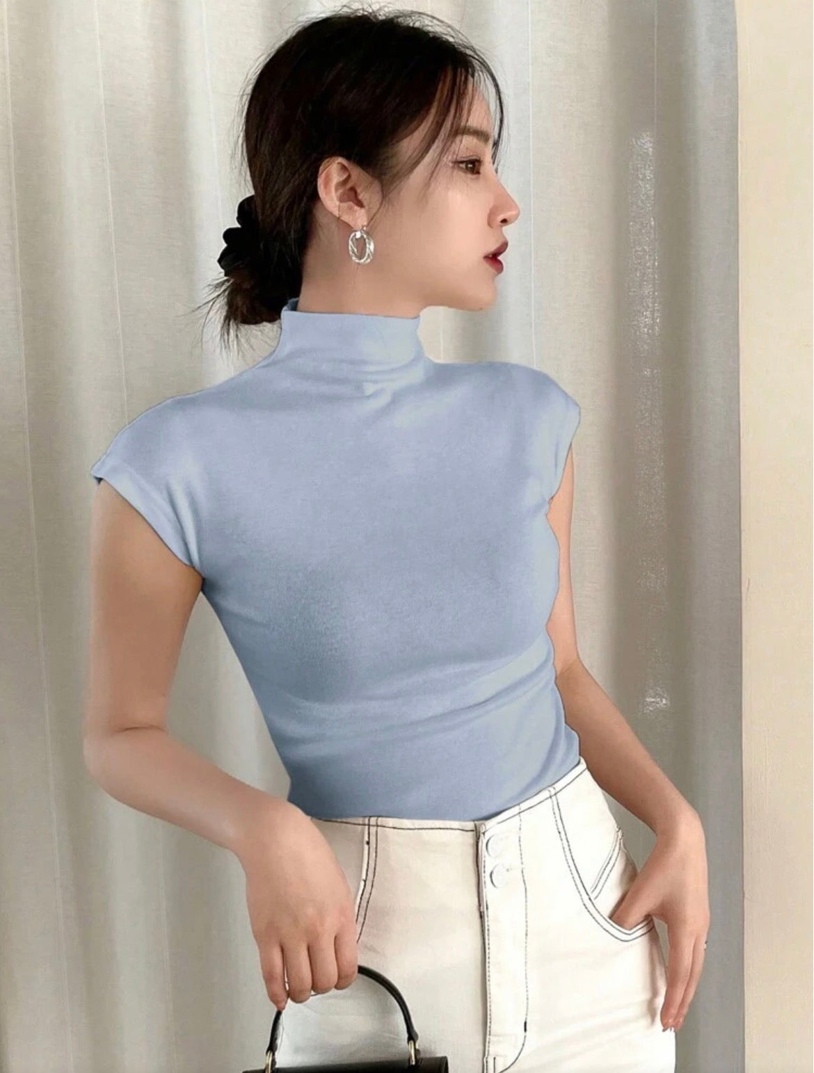 CAMISETA DE CUELLO ALTO AG26AC04