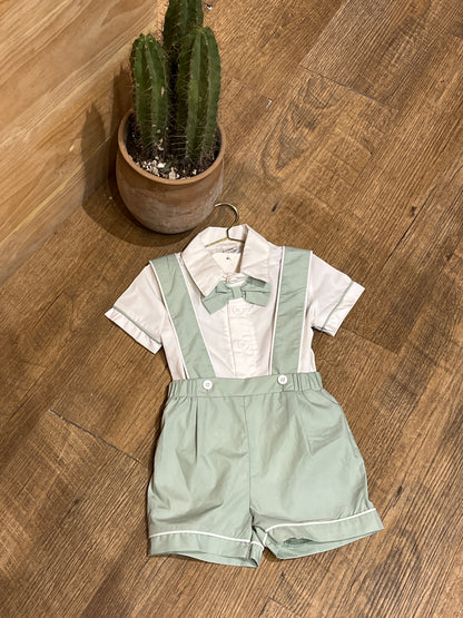 Camisa con lazo delantero, y Shorts de tiras AH01 ￼