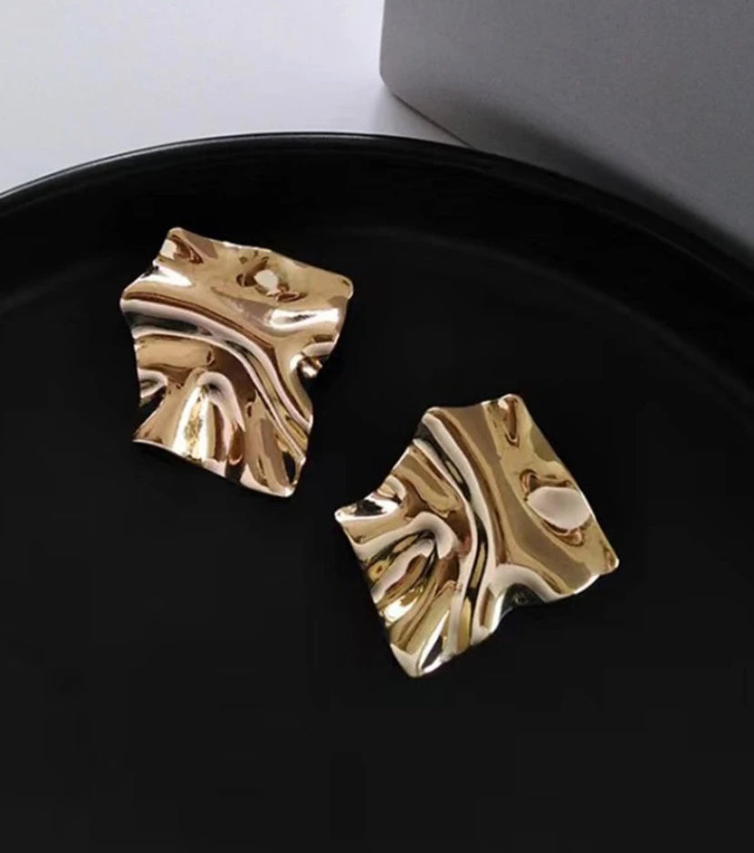 Encanto dorado pendientes de tachuela A25ÑU01