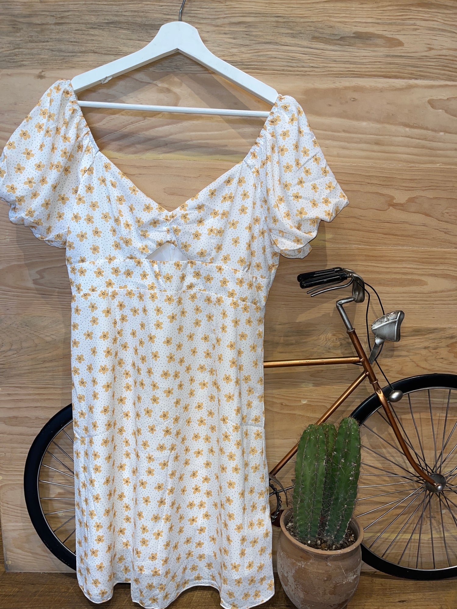 Power Puff Vestido de Manga Corta con Estampado Floral. J25SJ02