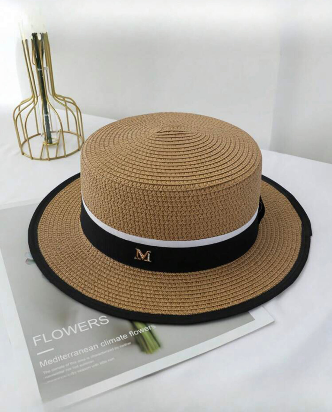 Sombrero de paja con decoración de letra A25QK05