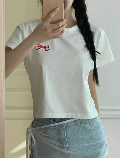 Camiseta casual de mujer de cuello redondo y bordado A25PH09