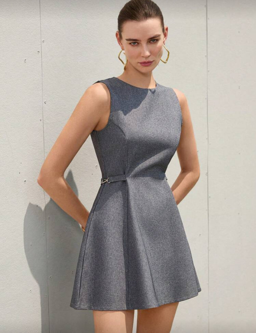 Vestido corto  minimalista O25VX010