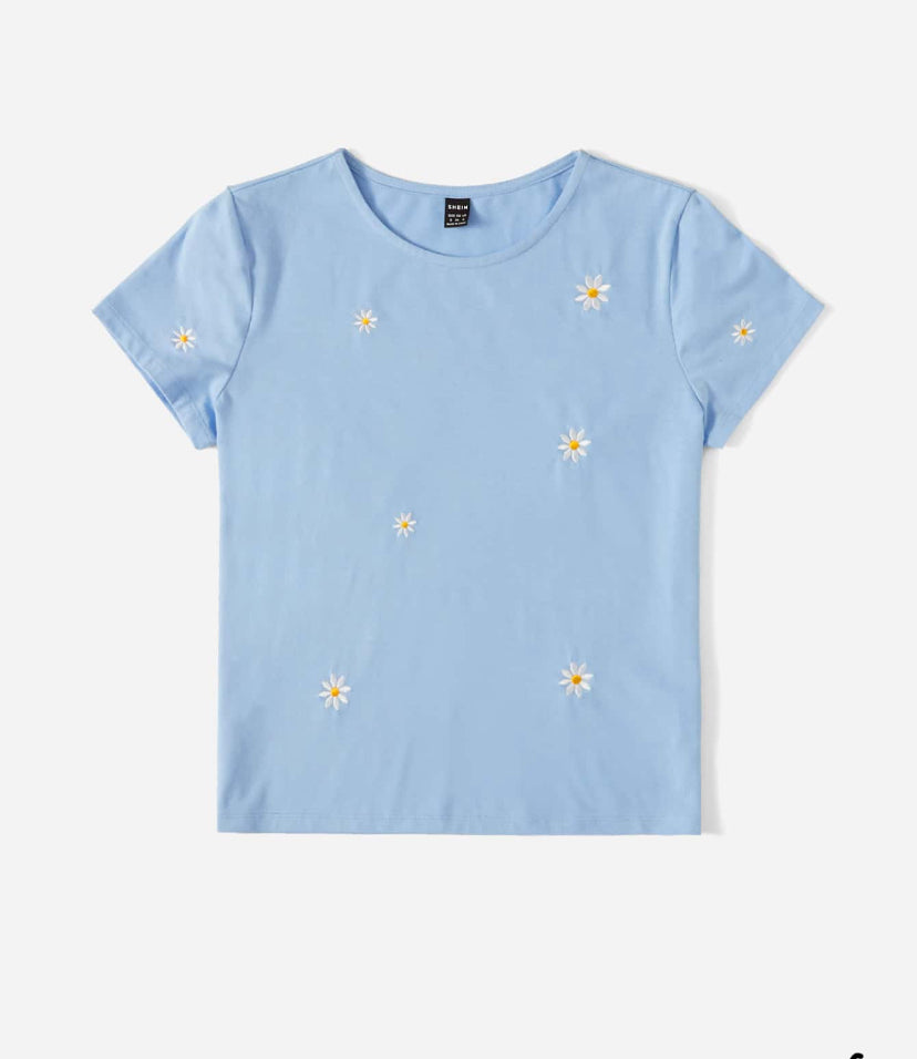 Camiseta de manga corta con bordado floral casual A25PT02