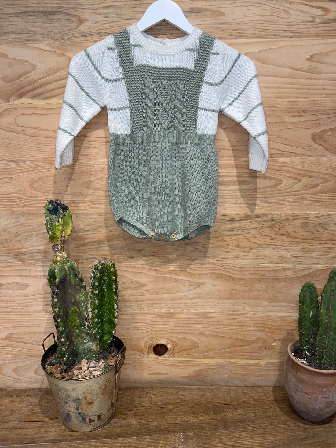 Body, de color, combinado con patrón de rayas AH09