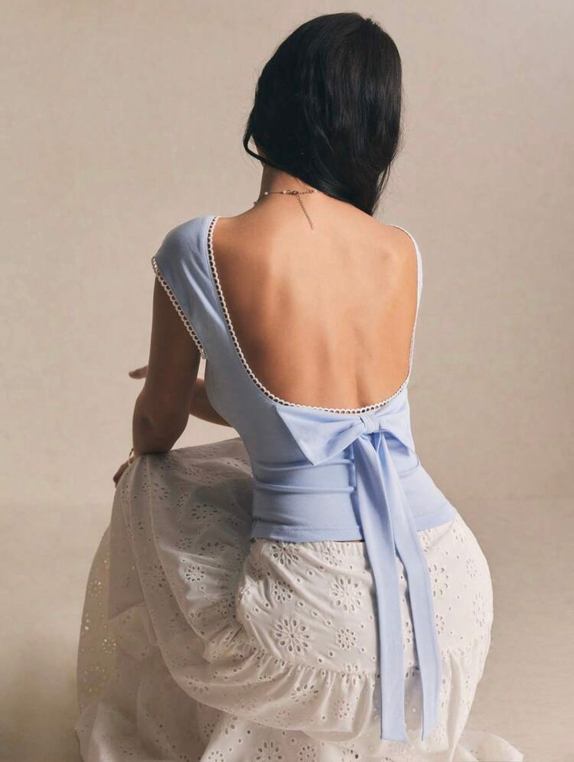 Blusa con espalda descubierta