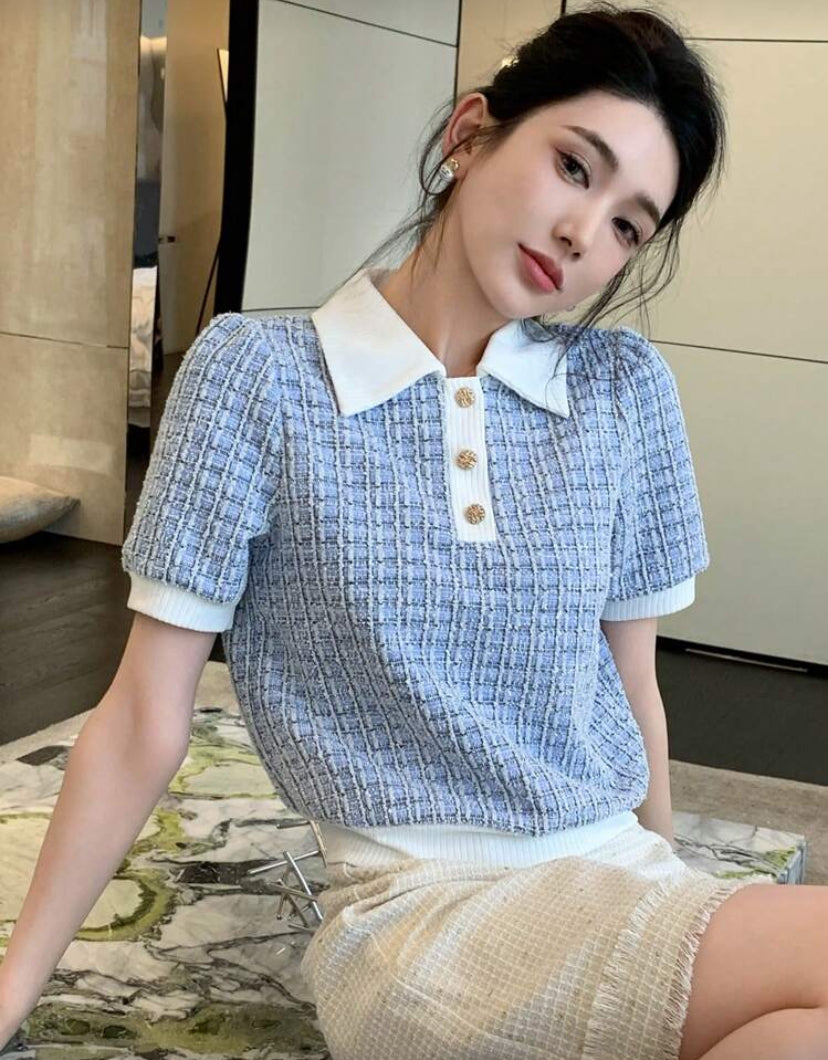 Camiseta de cuello en contraste E26XP06 🔴