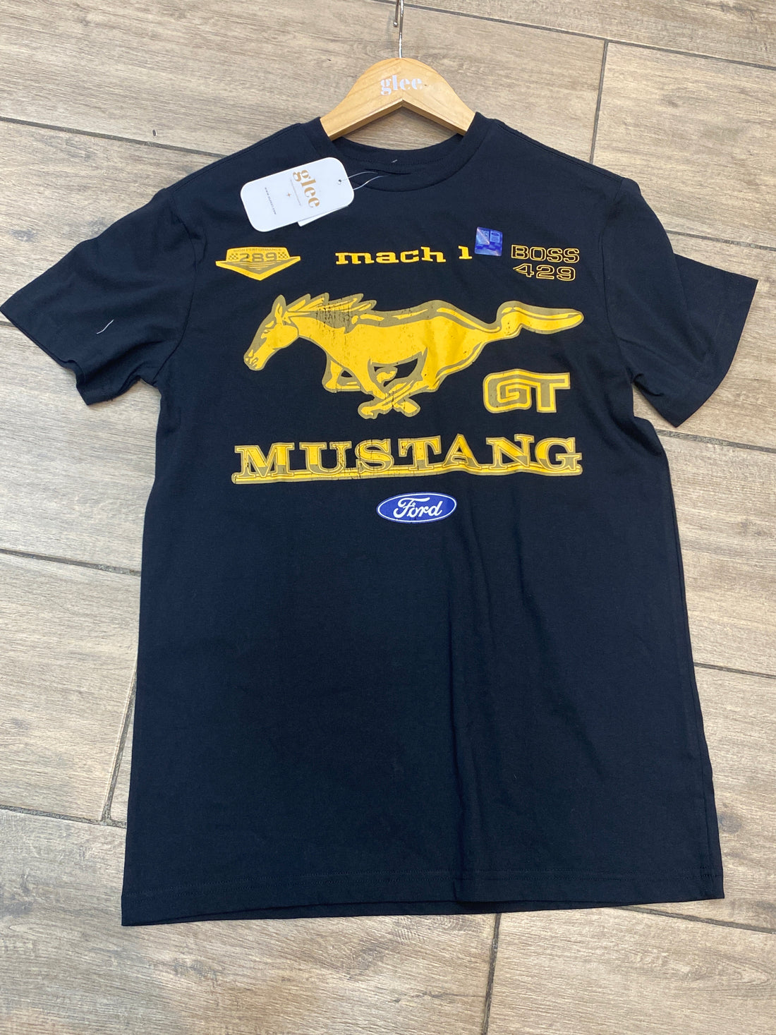 Camiseta con estampado de letras Mustang J25RG08