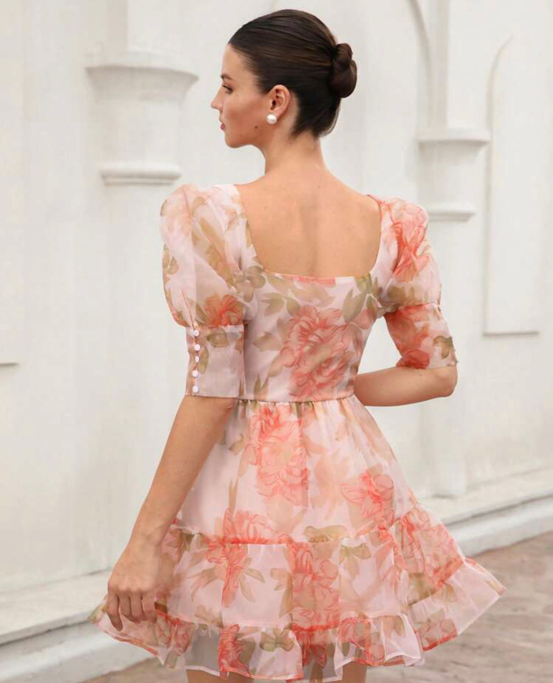 Vestido con mangas abultadas A25QI03