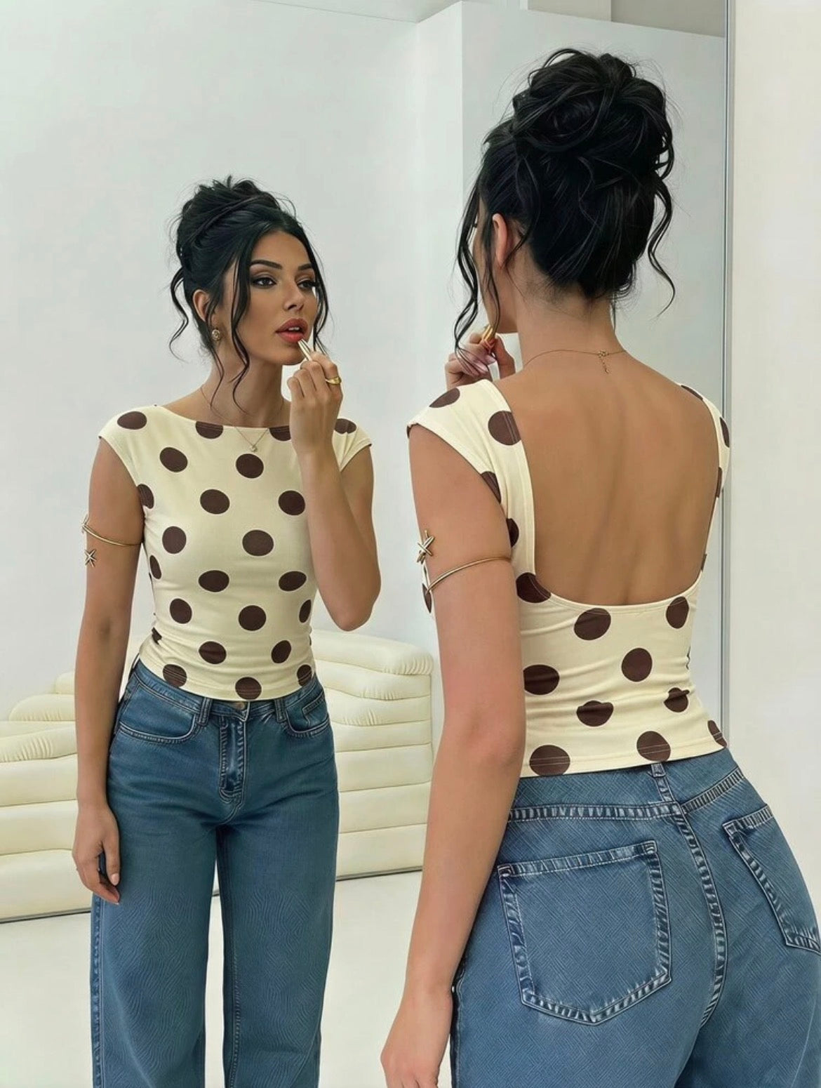 Blusa con escote y puntos