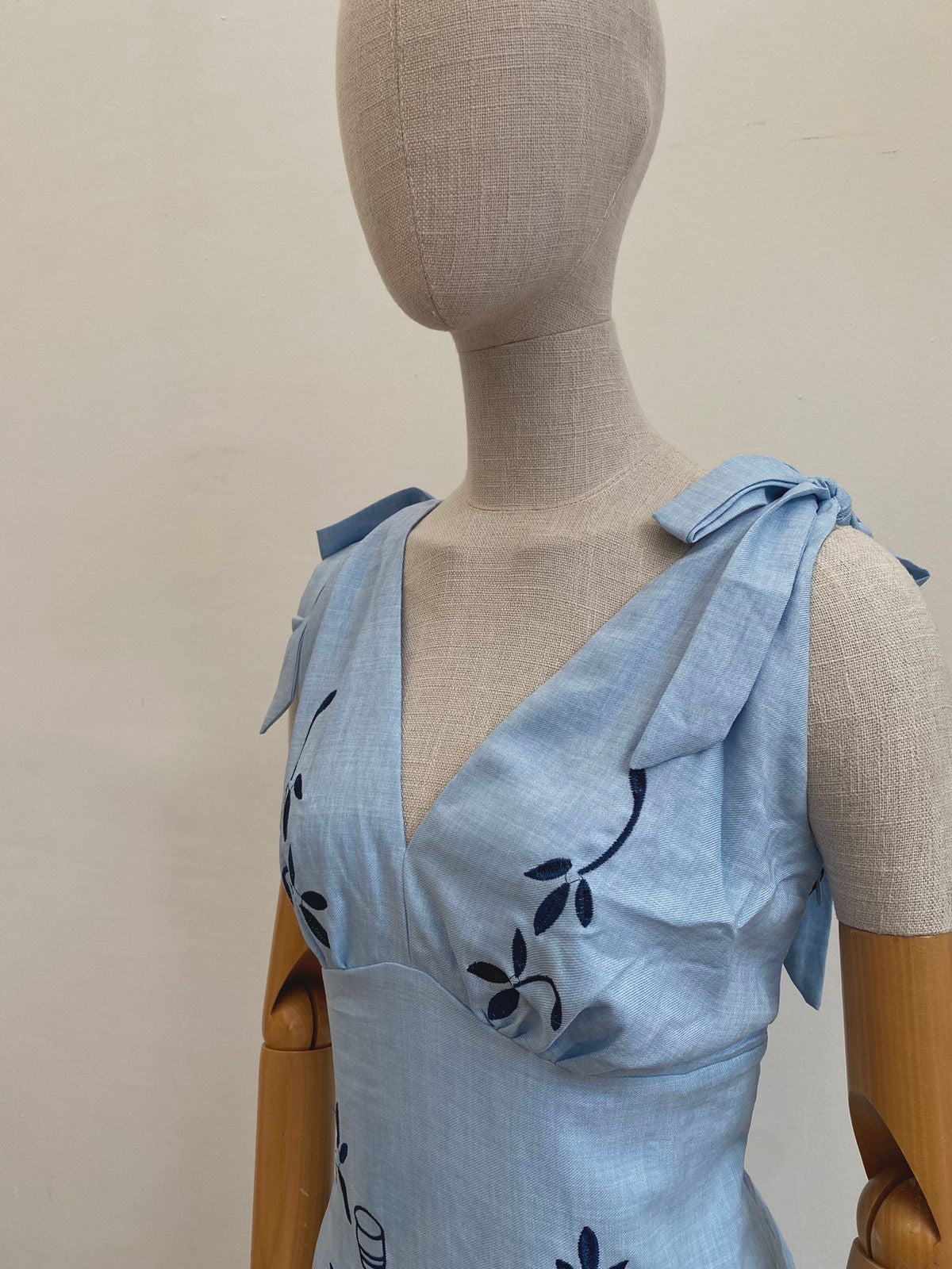 Vestido Vino floral cielo O25VO03