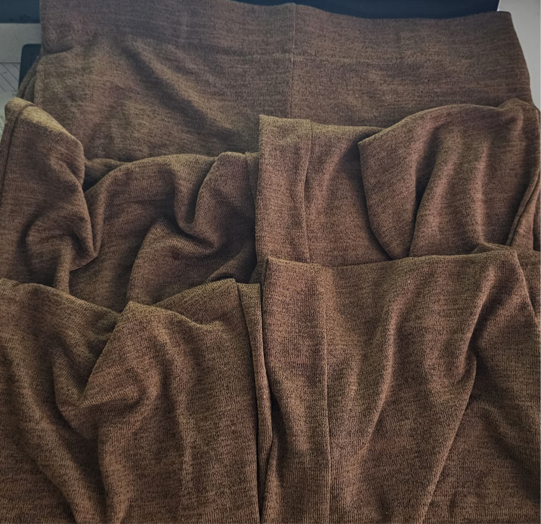 Leggings de punto marrón J25RC09