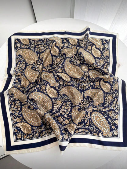 Pañuelo cuadrado con estampado floral O25WC05