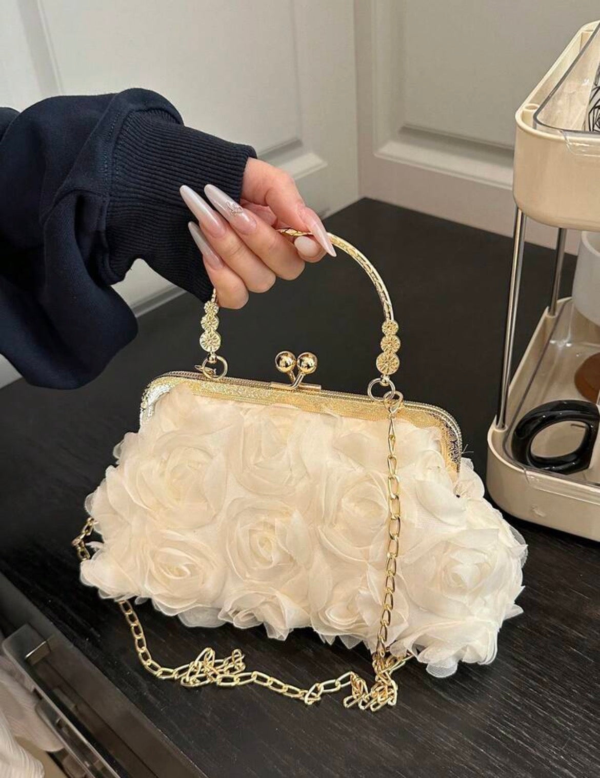 BOLSO DE CADENA CON FLORES JL26AM03