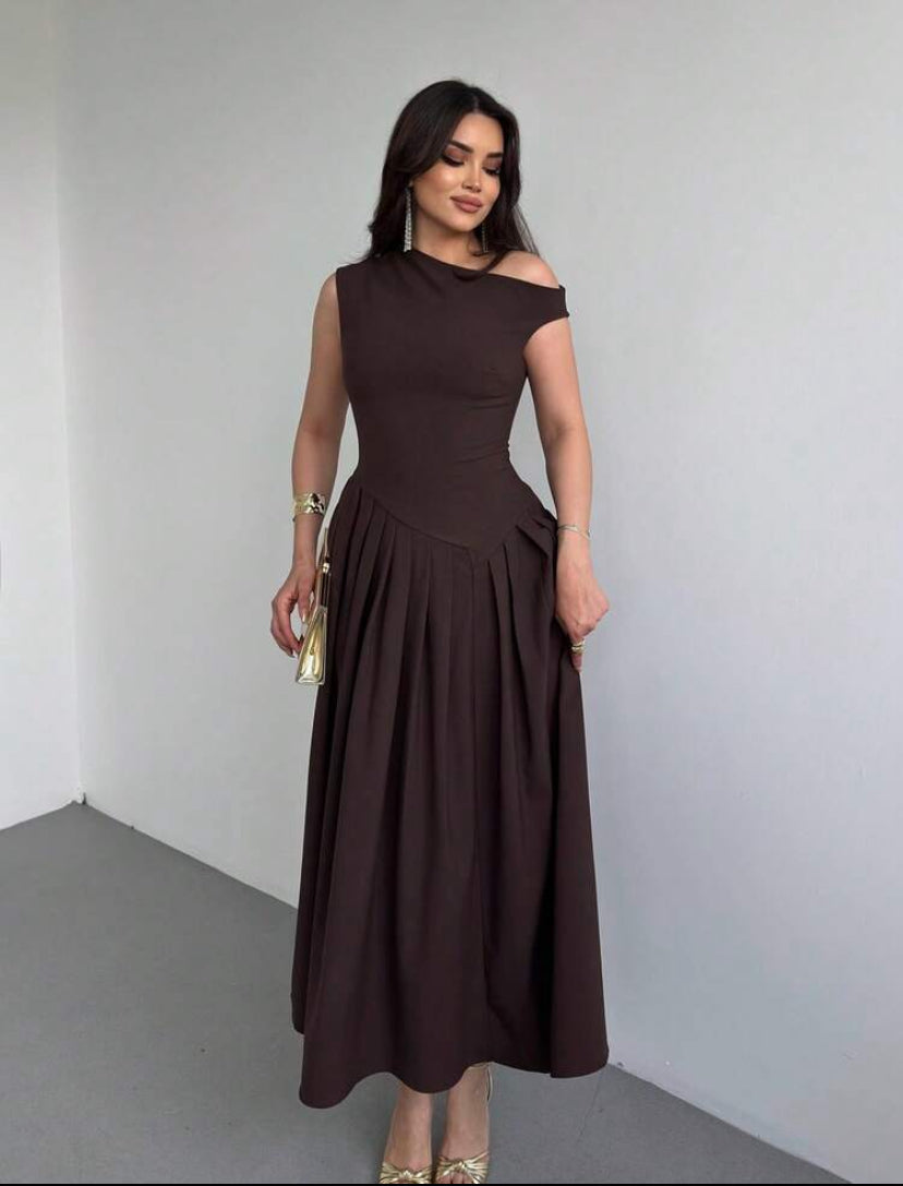 ELEGANTE VESTIDO CON CUELLO