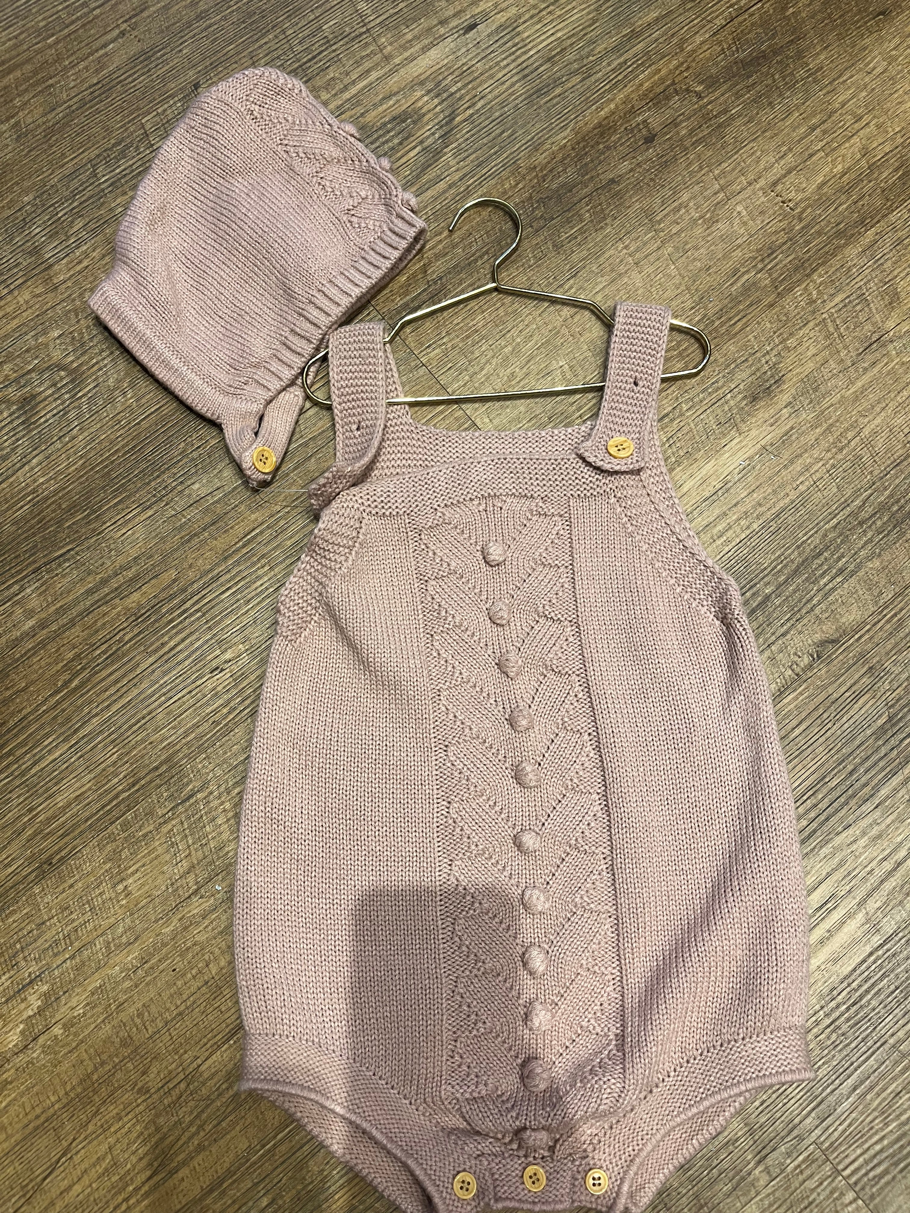 Body y sombrero AE07