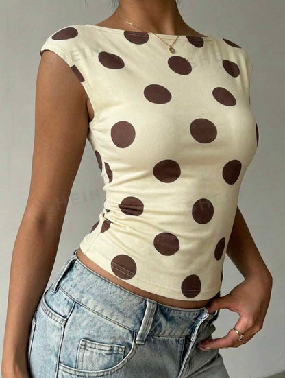 Blusa con escote y puntos