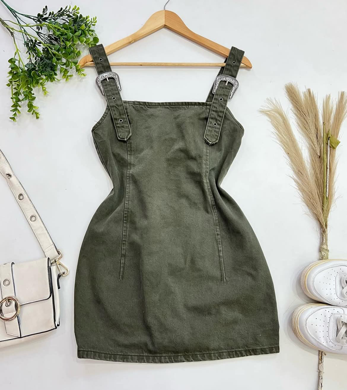 Falda con tirantes de lona J25QU09