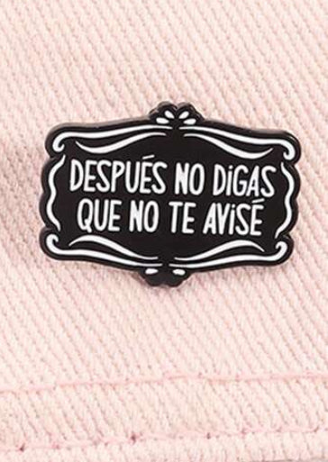 Broche con diseño de frase S25VI02