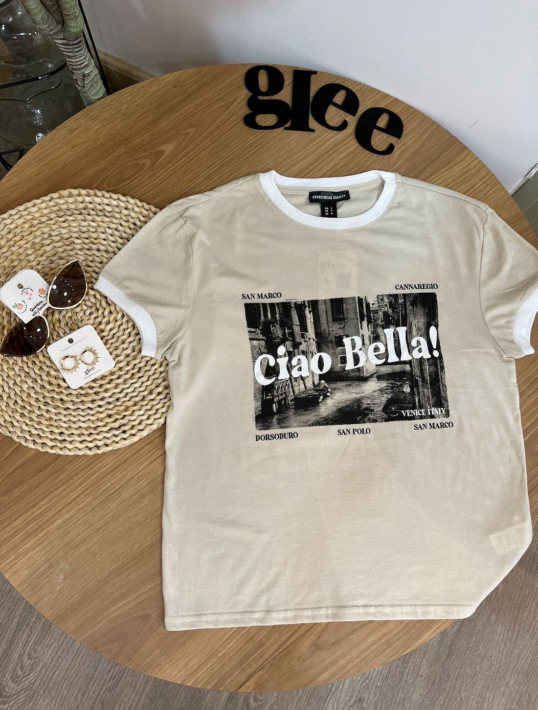 Camiseta con estampado ciao bella J25QY02