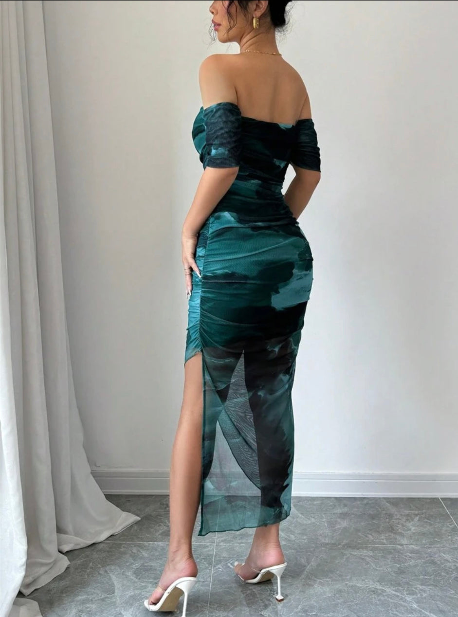 Misterio intenso vestido elegante con hombros descubiertos M25ÑU02