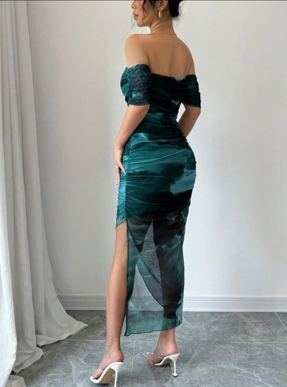 Misterio intenso vestido elegante con hombros descubiertos M25ÑU02