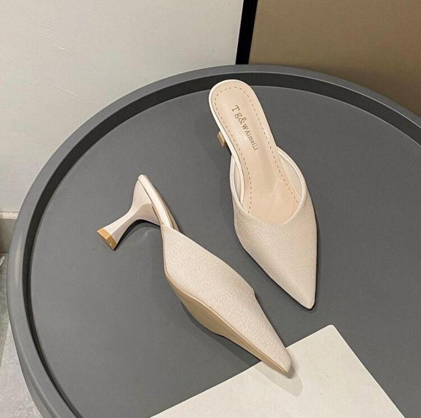 Sandalias de tacón alto con puntera cerrada A25ÑT02