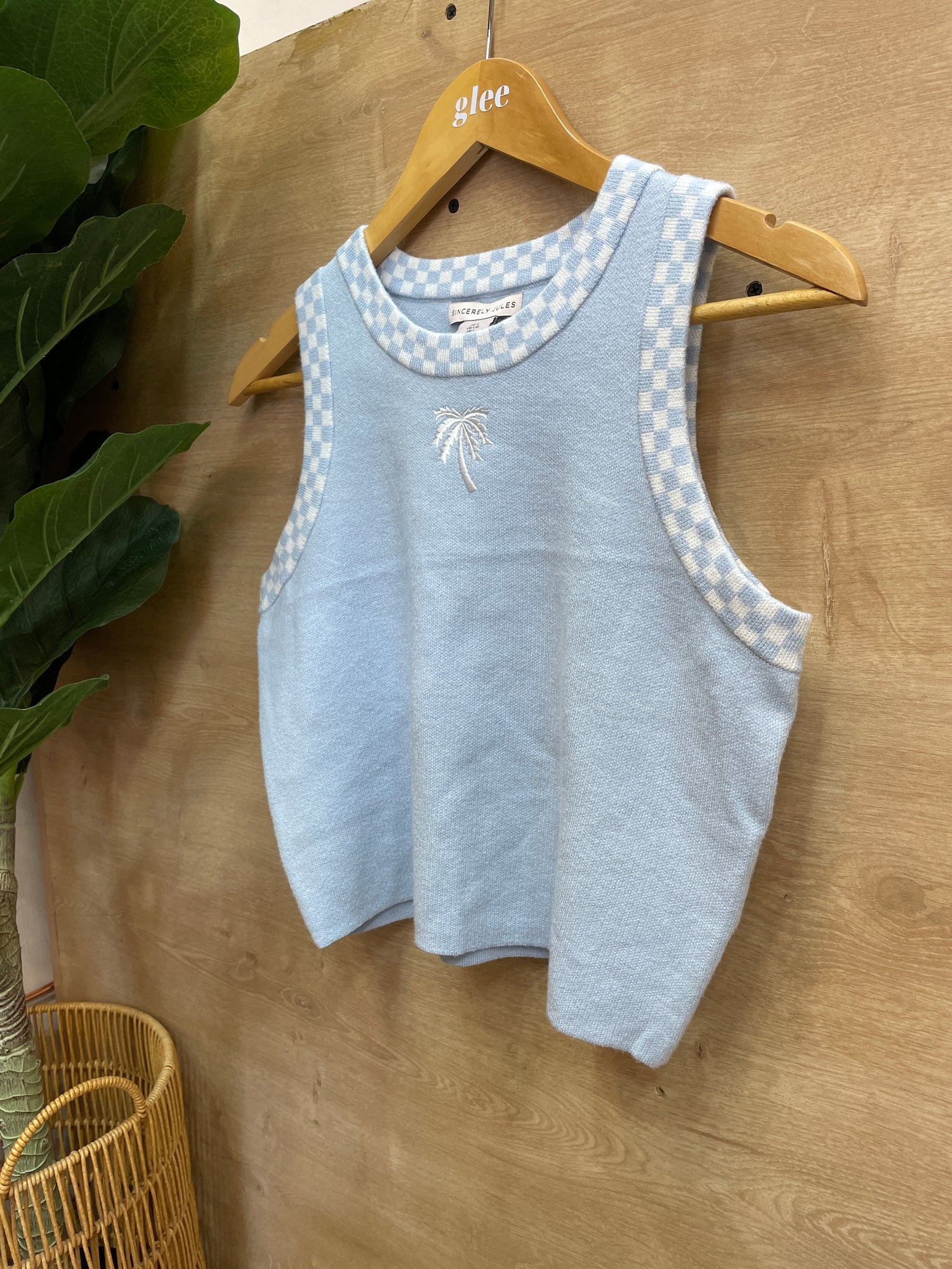 Camiseta con bordado de palmera J25RG01