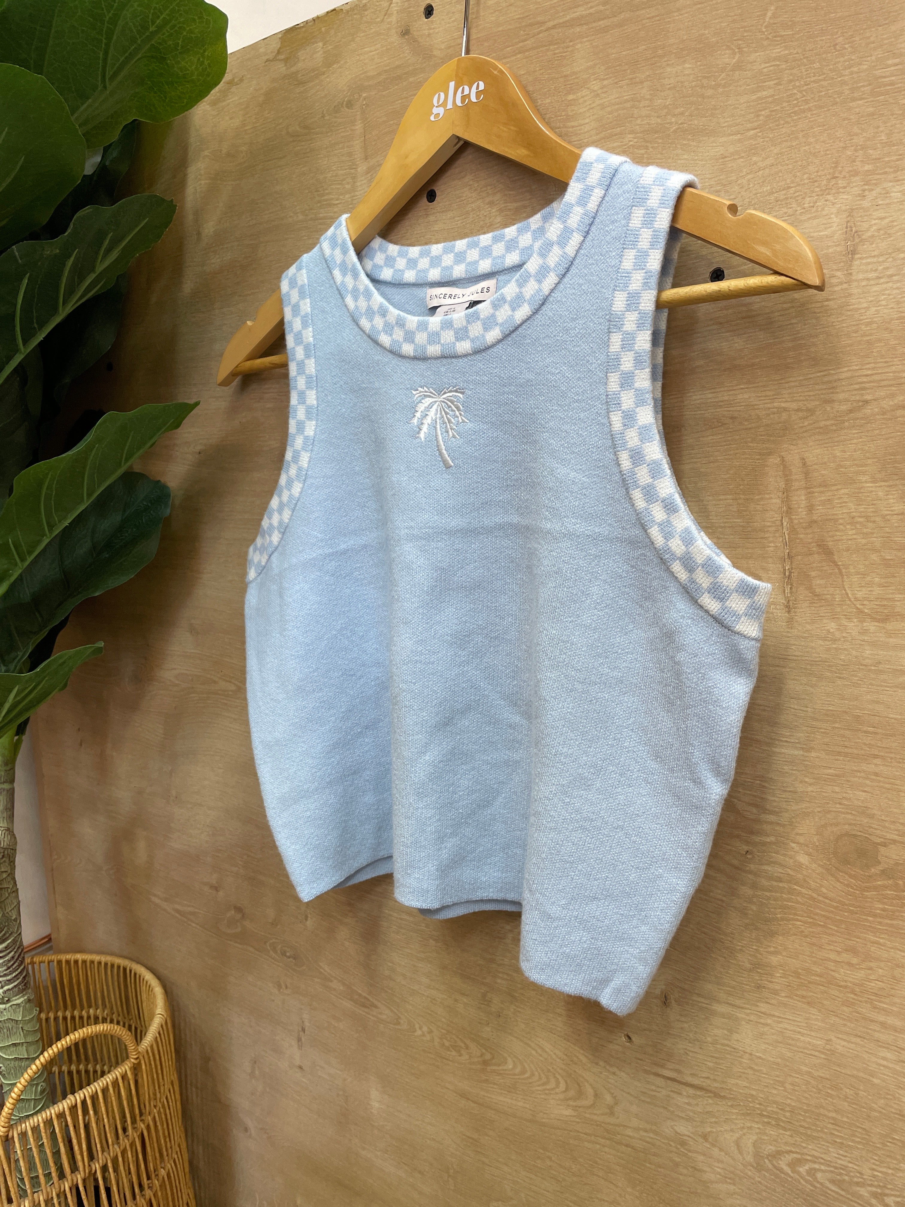 Camiseta con bordado de palmera J25RG01