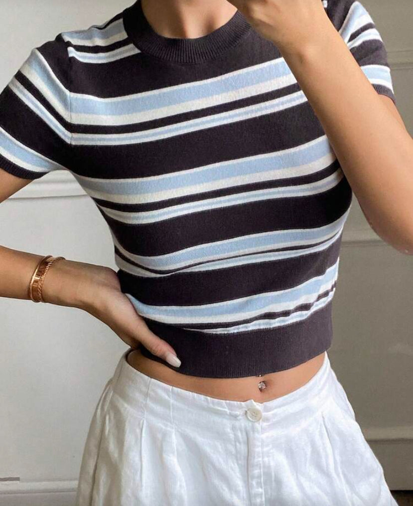 Blusa de cuello redondo ajustado E26XU04