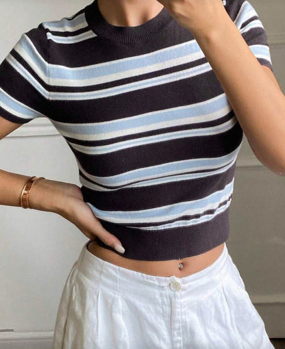 Blusa de cuello redondo ajustado E26XU04