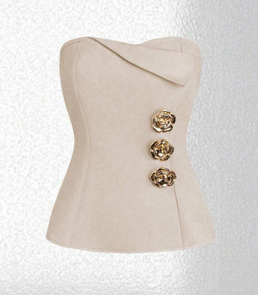 Top ajustado con decoración de flor O25WG01