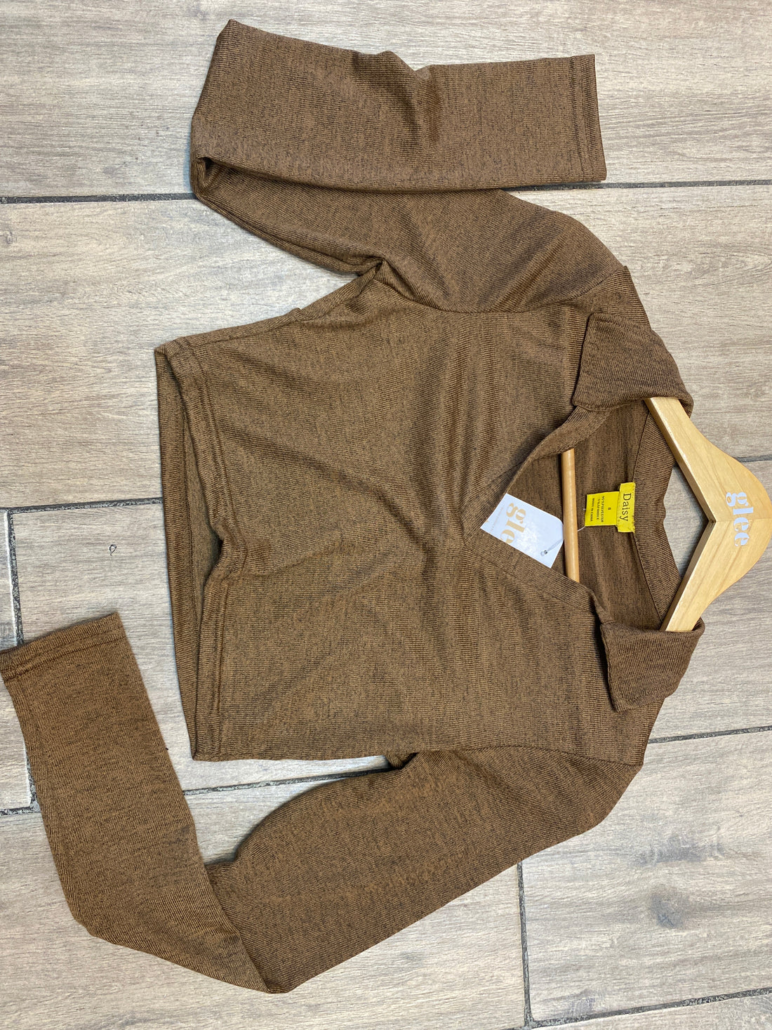 Jersey de cuello alto marrón J25RE04