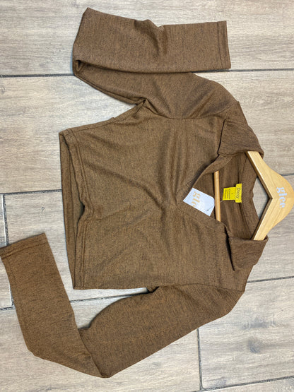 Jersey de cuello alto marrón J25RE04