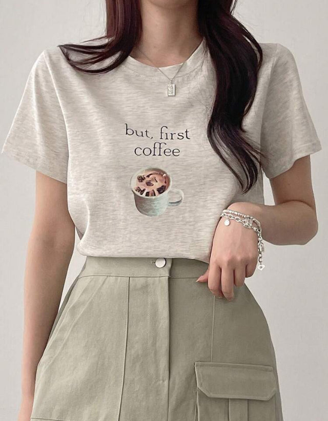 Camiseta estampado de café y eslogan E25MI03