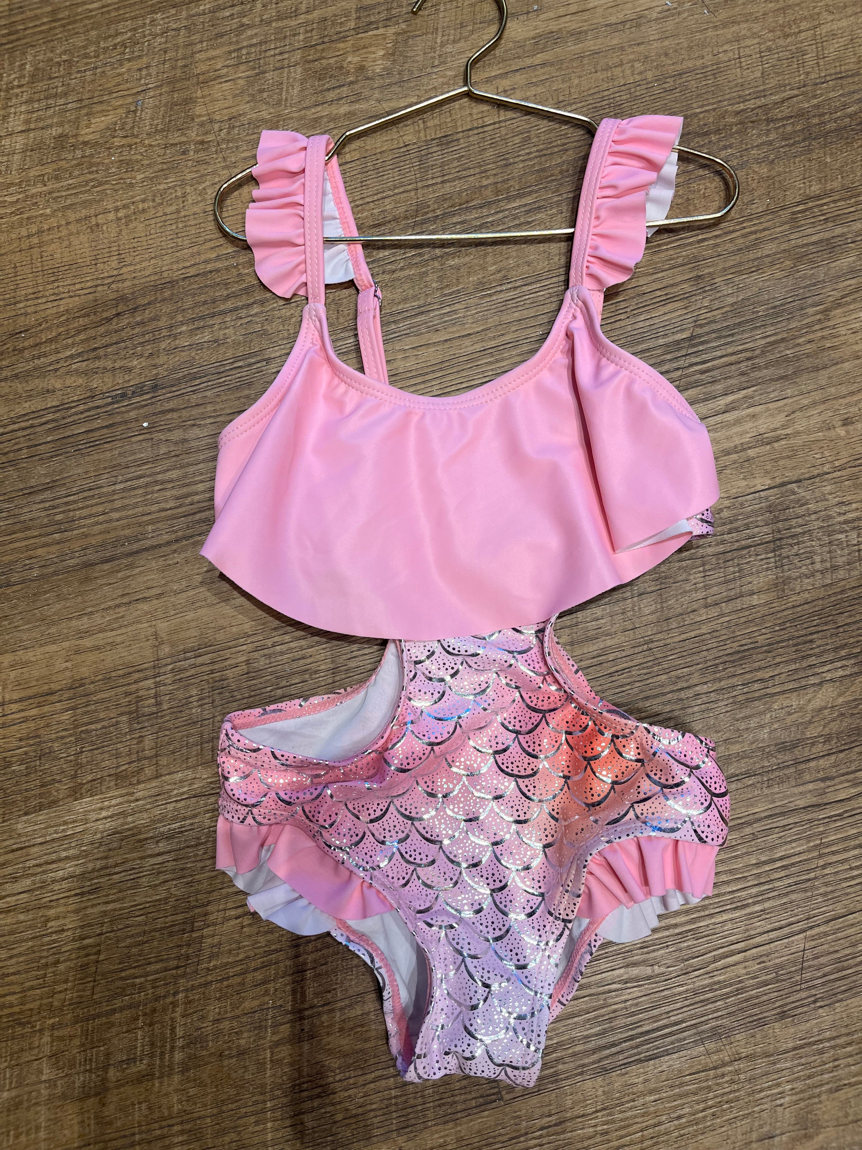 Traje de baño de una pieza con volantes AO02