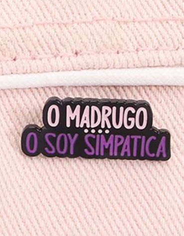 Broche con diseño de frase S25VI02