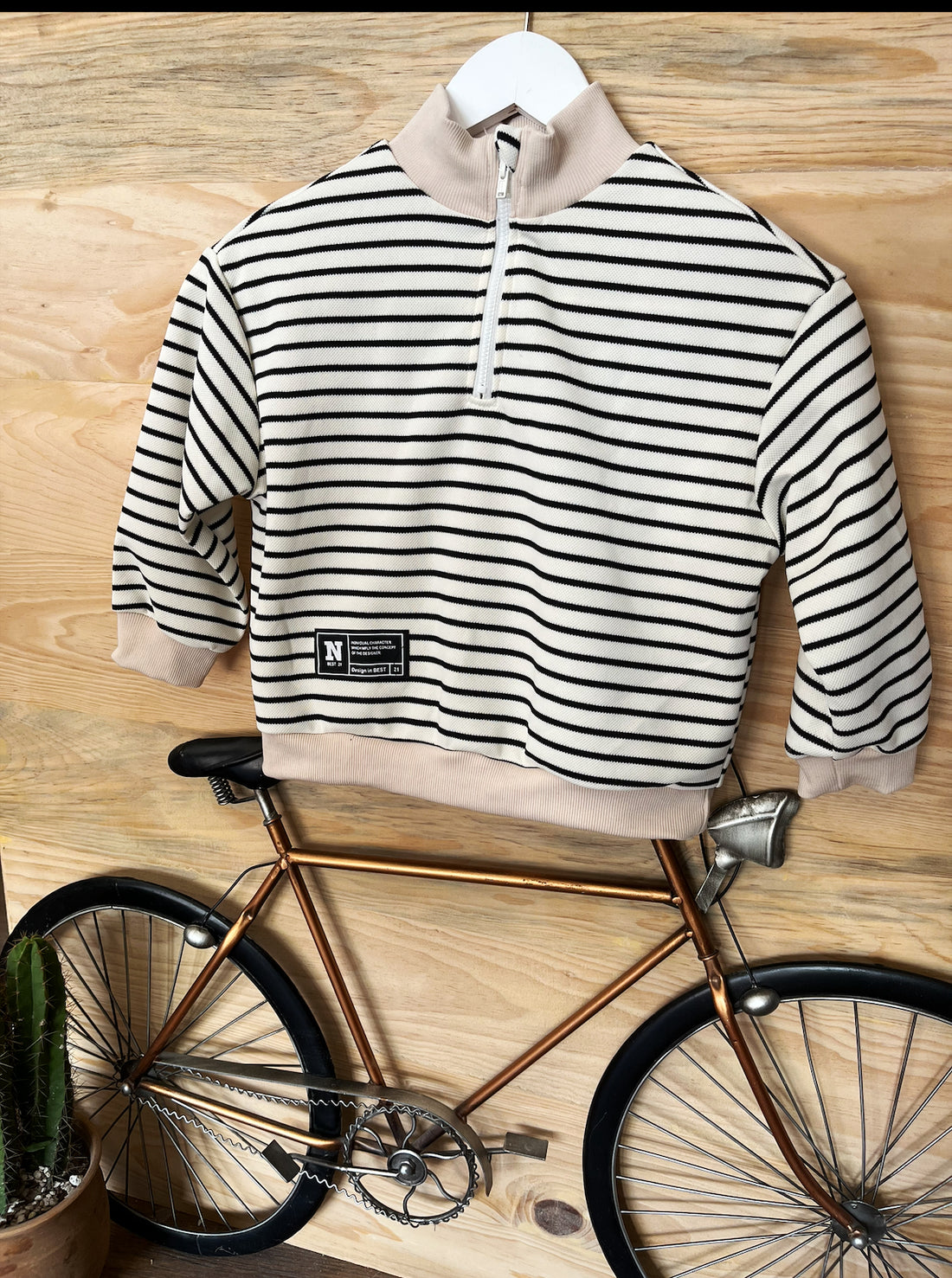 Sudadero de rayas para niño J25SE06