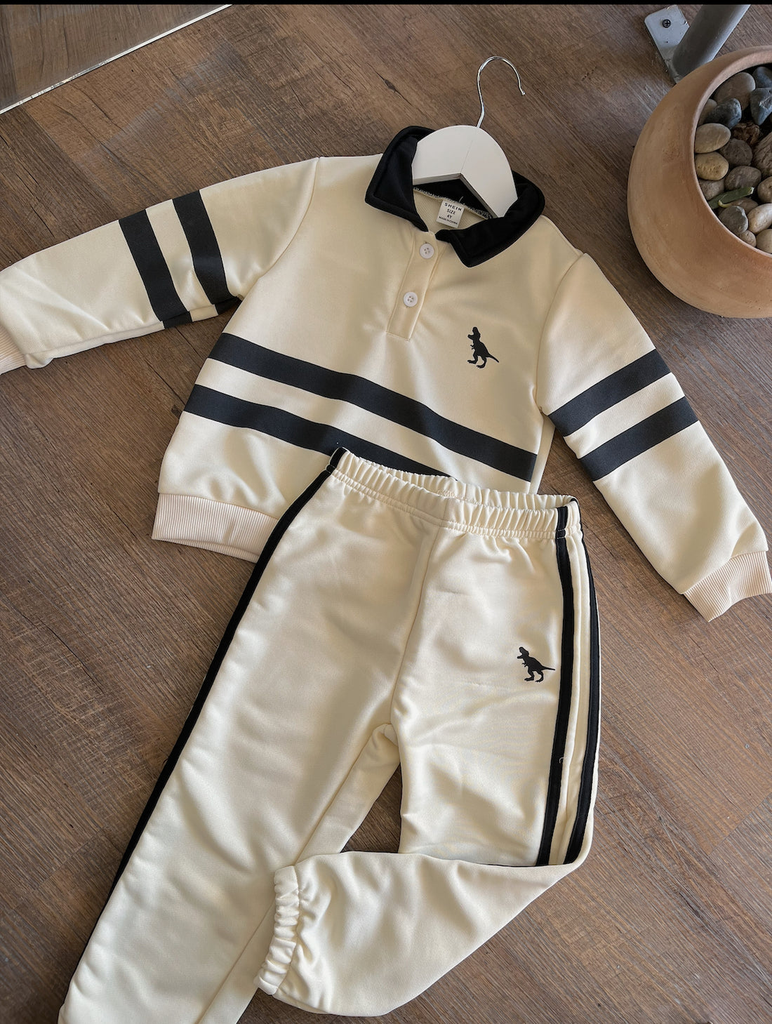Conjunto de pants para niño J25SE03