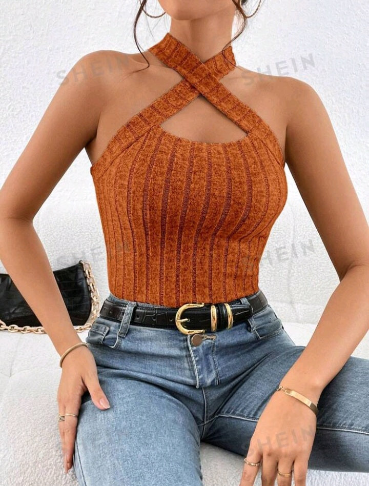 Top con Tira Cruzada de Cuello Halter (943)