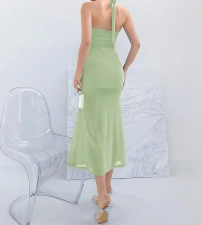 Vestido de Cuello Halter con Pliegues IA01