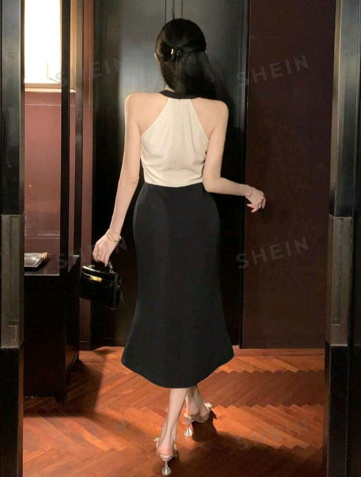 Vestido de Cuello Halter con Bloque de Color IB010