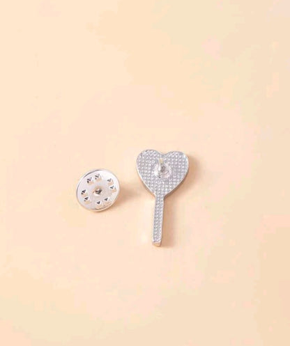 Broche con Diseño de Corazón JS04