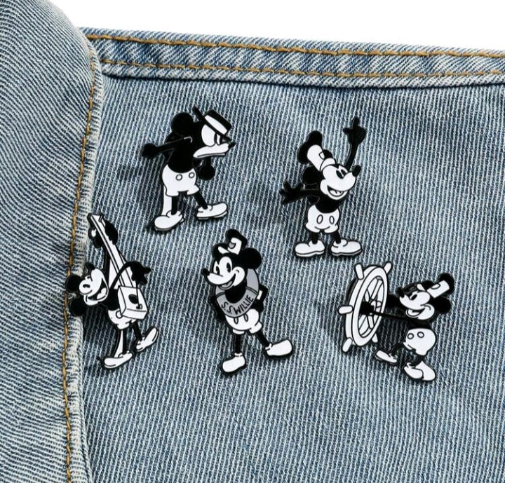 Broche Blanco y Negro de Mickey Mouse JV04