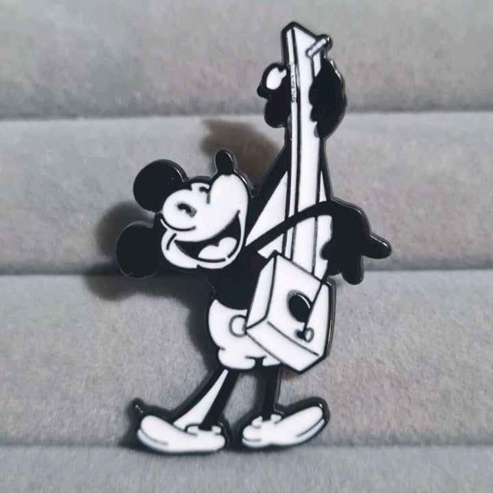 Broche Blanco y Negro de Mickey Mouse JV04