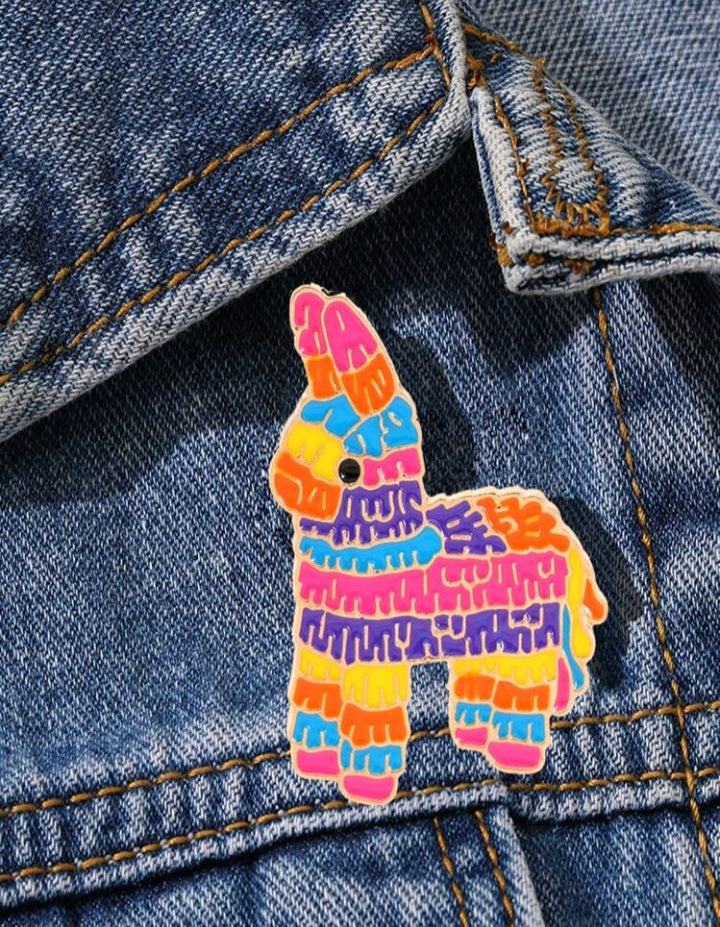Broche con Diseño de Piñata KF07