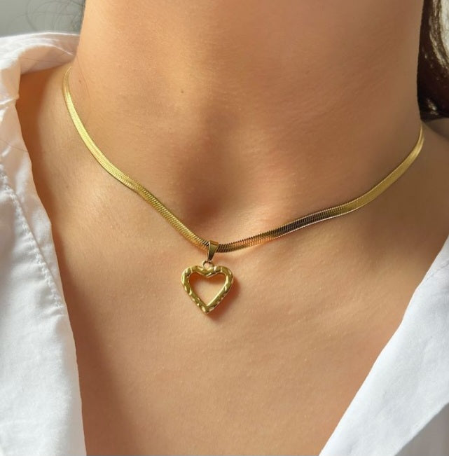 Collar con Colgante de Corazón KT09