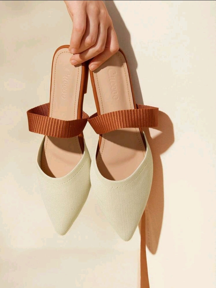 Zapatos Puntiagudos con Bloques de Color J25MA03