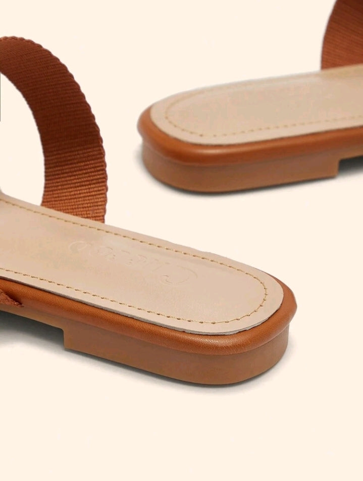 Zapatos Puntiagudos con Bloques de Color J25MA03